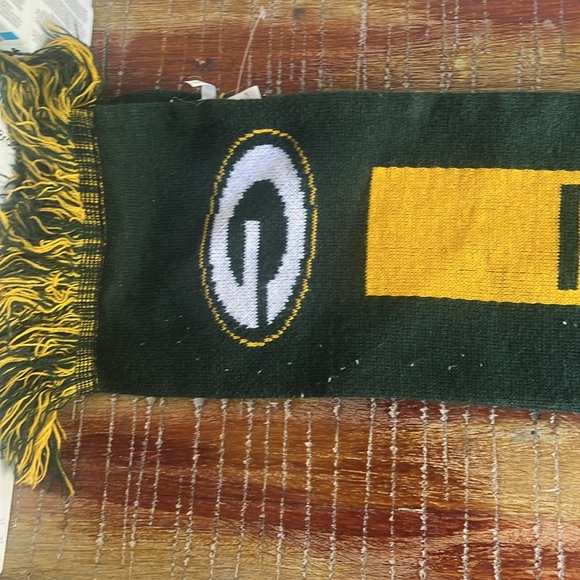 Green Bay Packers Big Logo Scarf by Forever Collectibles - Picture 4 of 8